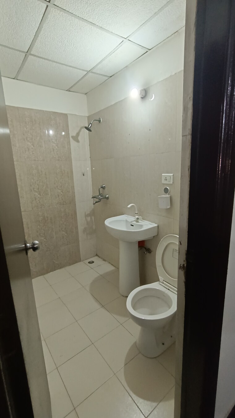 Bathroom, antriksh-golf-view 2 Bedroom 1140 Sq.Ft. Apartment In Sector 78 Noida 9570201