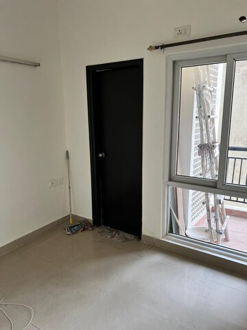 Room in 2 BHK Apartment at Antriksh Golf View, Sector 78 – for Rent