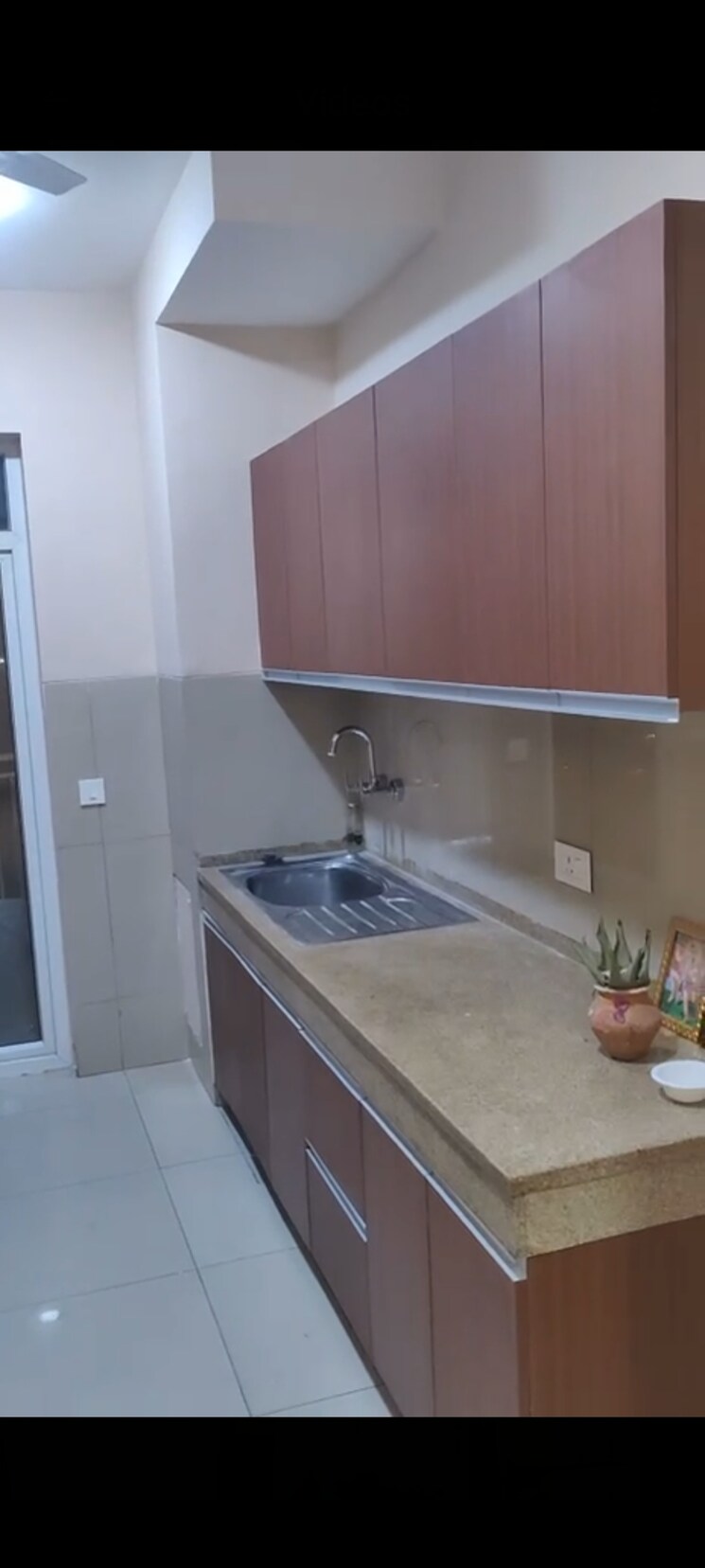 Kitchen, emaar-palm-gardens 3 Bedroom 1900 Sq.Ft. Apartment In Sector 83 Gurgaon 9570221