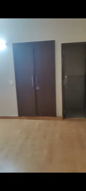 Room in 3 BHK Apartment at Emaar Palm Gardens, Sector 83 – for Rent