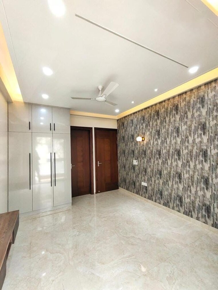 Room, bptp-green-oaks 3 Bedroom 180 Sq.Yd. Builder Floor In Sector 70a Gurgaon 9570242