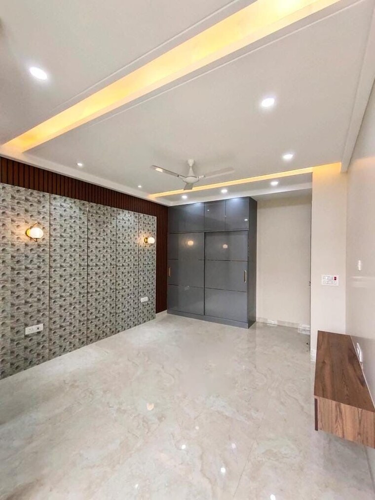 Room, bptp-green-oaks 3 Bedroom 180 Sq.Yd. Builder Floor In Sector 70a Gurgaon 9570242