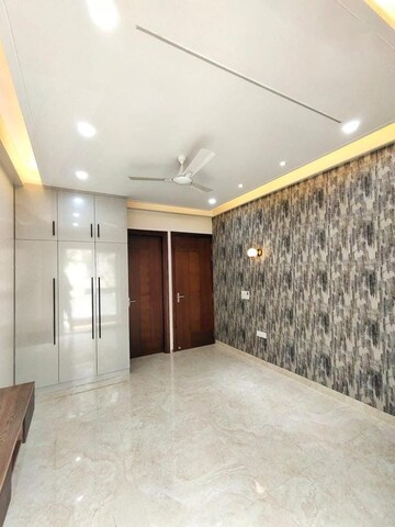 Room in 4 BHK Builder Floor at Ansal API Esencia, Sector 67 – for Sale