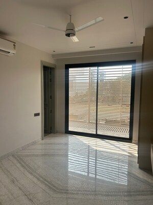 Room in 4 BHK Builder Floor at Ansal Esencia - Amara Villas, Sector 67 – for Sale