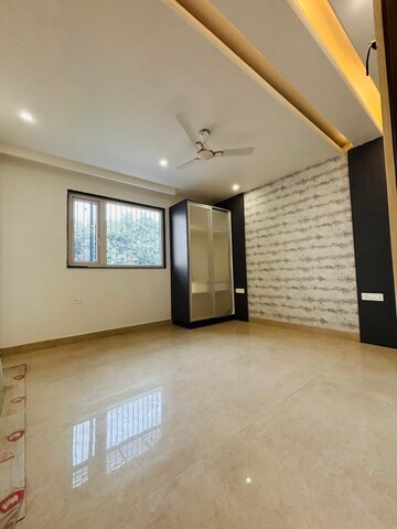 Room in 4 BHK Builder Floor at Ansal Sushant Residency, Sushant Lok Iii – for Sale