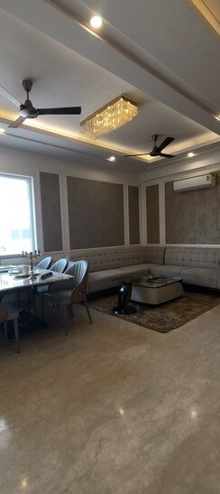 3 BHK Builder Floor For Sale in BPTP Green Oaks