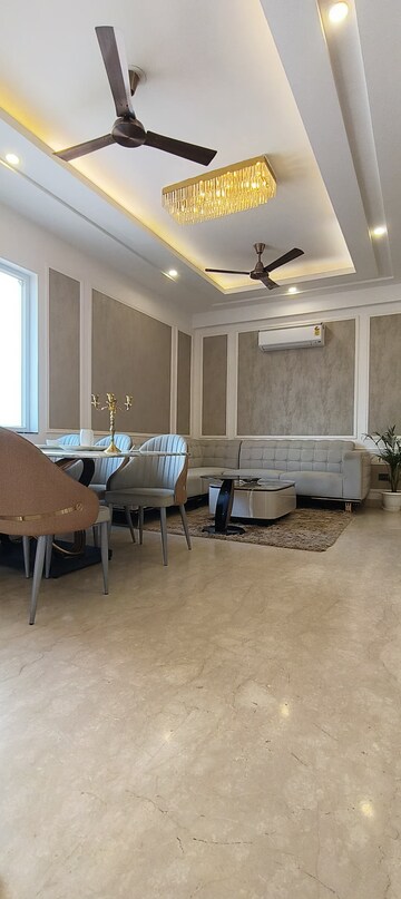 Living Room in 3 BHK Builder Floor at BPTP Green Oaks, Sector 70a – for Sale