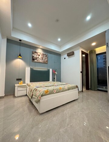 Bedroom in 4 BHK Builder Floor at BPTP Green Oaks, Sector 70a – for Sale