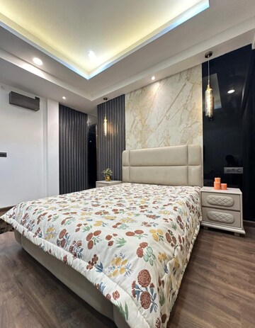 Bedroom in 4 BHK Builder Floor at BPTP Green Oaks, Sector 70a – for Sale