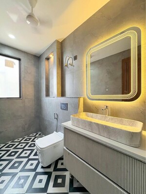 Bathroom in 4 BHK Builder Floor at Mahira Bazaar 63A, Sector 63a – for Sale