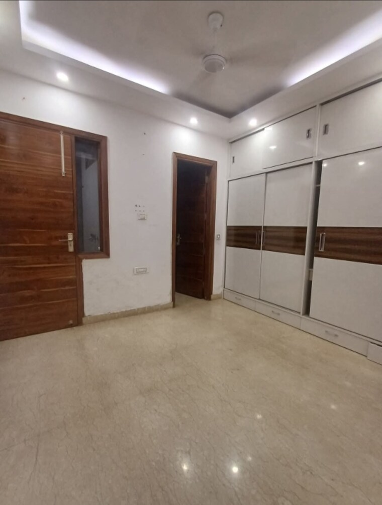 Master Bedroom, chittaranjan park 3 Bedroom 1700 Sq.Ft. Builder Floor In Chittaranjan Park Delhi 9570330