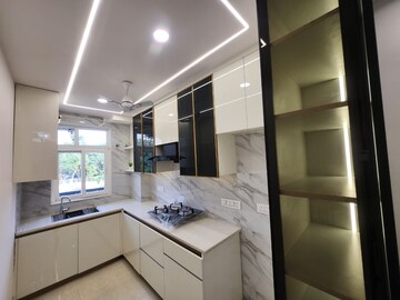 Kitchen in 4 BHK Builder Floor at BPTP Green Oaks, Sector 70a – for Sale