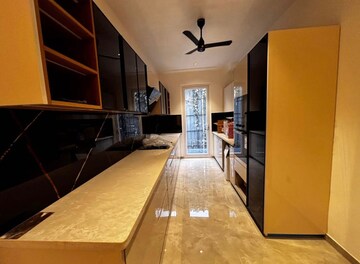 Building Lobby in 4 BHK Builder Floor at BPTP Green Oaks, Sector 70a – for Sale