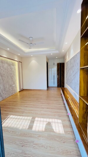 Bedroom in 4 BHK Builder Floor at Ansal API Esencia, Sector 67 – for Sale