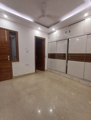 Master Bedroom in 3 BHK Builder Floor at Chittaranjan Park – for Rent