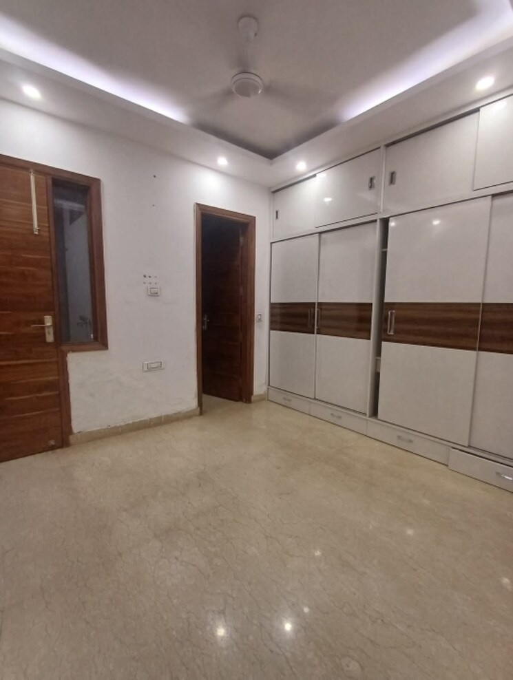 Master Bedroom, chittaranjan park 3 Bedroom 1600 Sq.Ft. Builder Floor In Chittaranjan Park Delhi 9570337