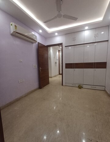Master Bedroom in 3 BHK Builder Floor at Chittaranjan Park – for Rent
