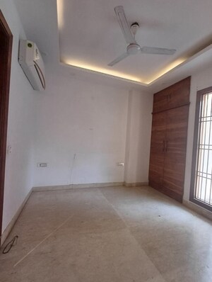 Bedroom in 3 BHK Builder Floor at Chittaranjan Park – for Rent
