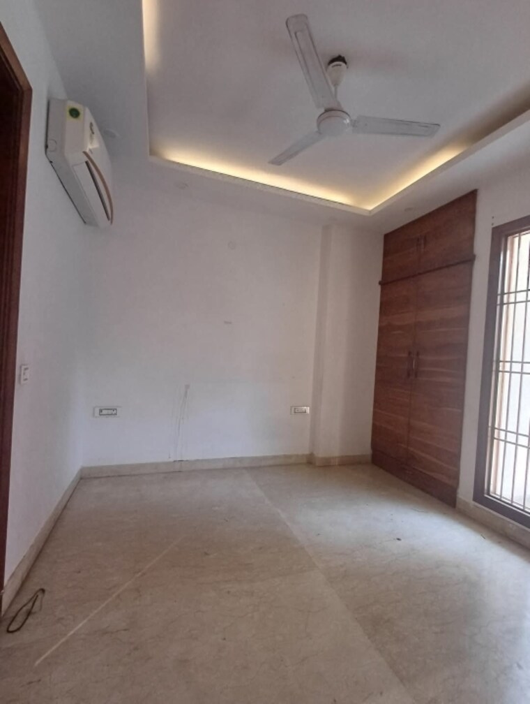 Bedroom, chittaranjan park 3 Bedroom 1600 Sq.Ft. Builder Floor In Chittaranjan Park Delhi 9570337