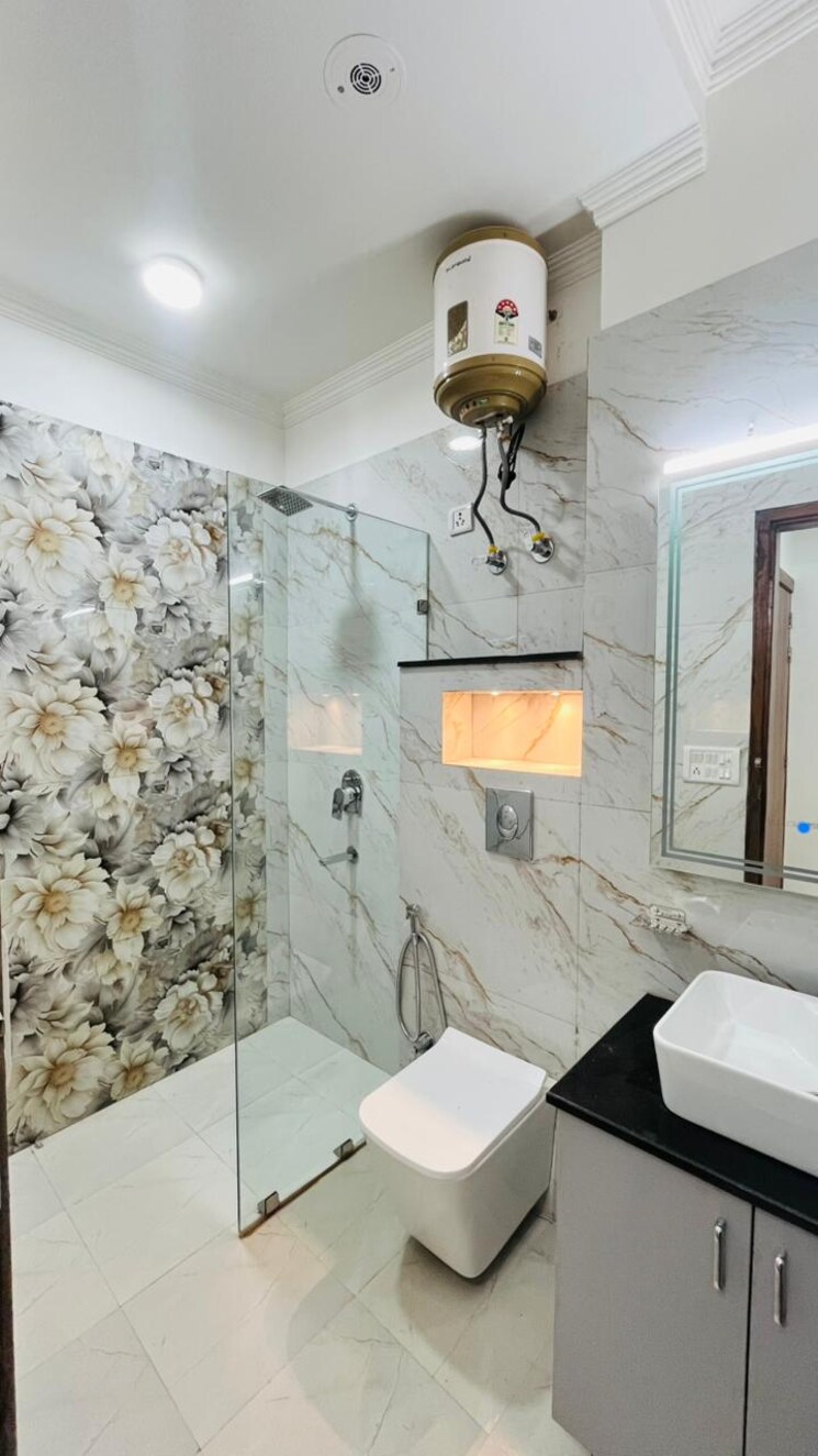 Bathroom, ansal-esencia-amara-villas 4 Bedroom 300 Sq.Ft. Builder Floor In Sector 67 Gurgaon 9570336