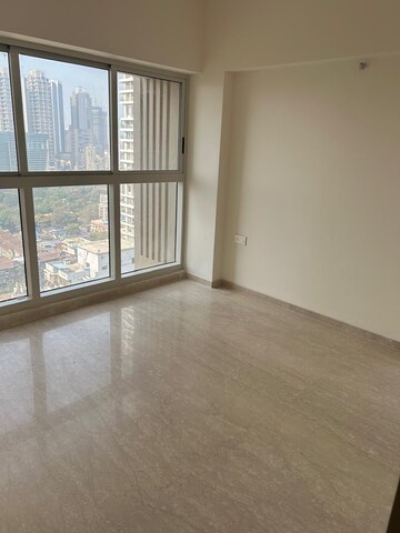 Room in 2 BHK Apartment at Lodha Primo, Parel – for Rent
