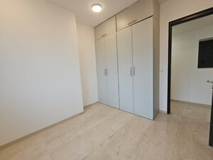 Room in 2 BHK Apartment at Lodha The Park, Worli – for Rent