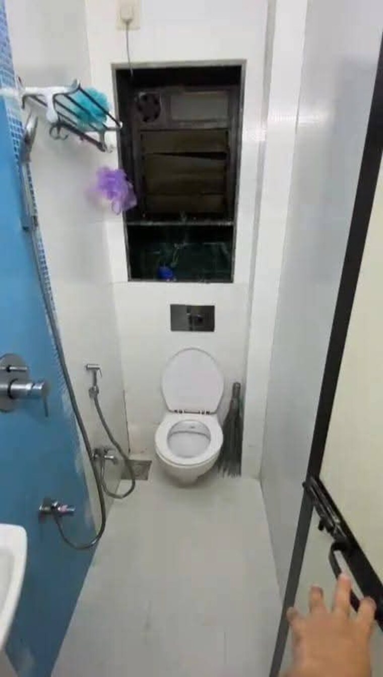 Bathroom, payal-chs-varsova 1 Bedroom 500 Sq.Ft. Apartment In Versova Mumbai 9570347