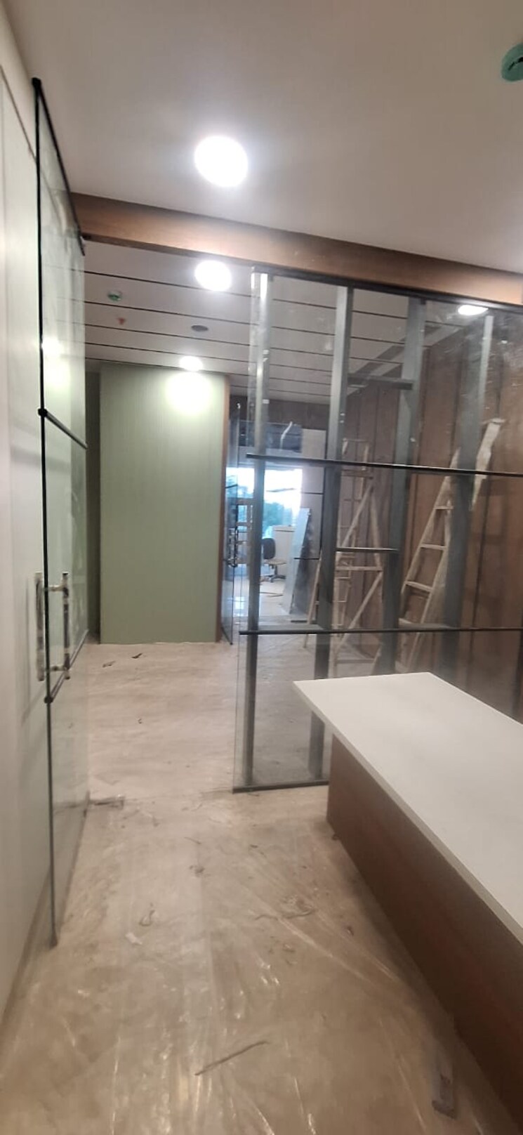 Room, piramal-mahalaxmi Commercial Office Space 1700 Sq.Ft. In Mahalaxmi Mumbai 9570377