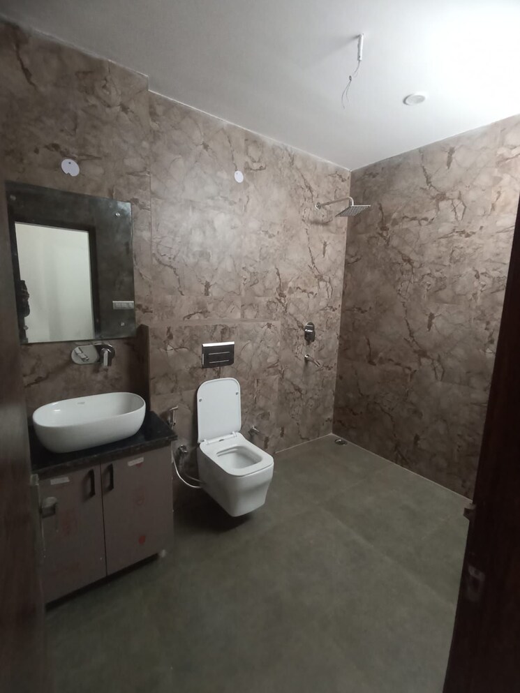 Bathroom, san-marino-apartment 3 Bedroom 1970 Sq.Ft. Apartment In Sector 45 Gurgaon 9570379