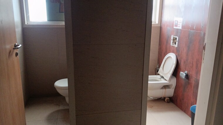 Bathroom, mathuradas-mills-estate Commercial Office Space 3000 Sq.Ft. In Lower Parel Mumbai 9570381