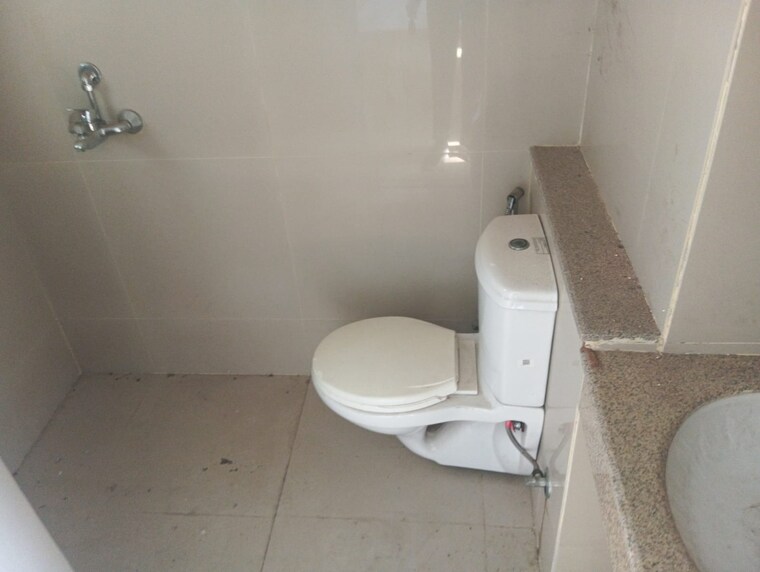 Bathroom, shree-ganesh-apartments-cghs 3 Bedroom 1120 Sq.Ft. Apartment In Sector 45 Gurgaon 9570382