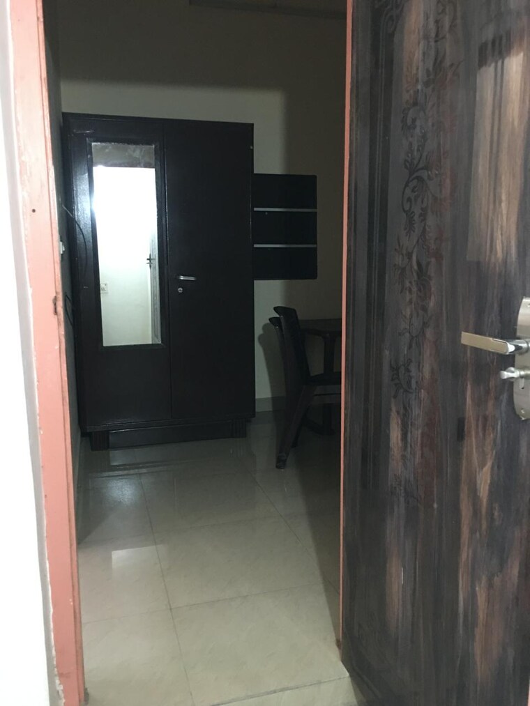 Bathroom, palam-vihar-residents-association 1.5 Bedroom 1100 Sq.Ft. Builder Floor In Palam Vihar Gurgaon 9570396