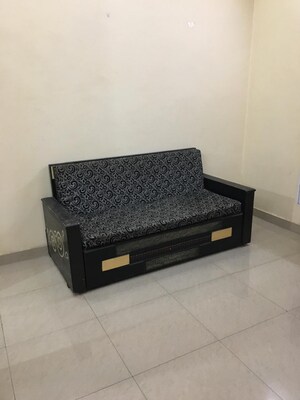 Bedroom in 1.5 BHK Builder Floor at Palam Vihar Residents Association, Palam Vihar – for Rent