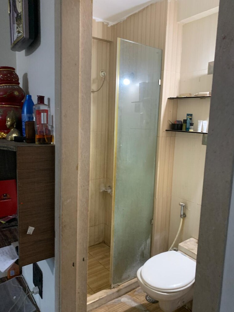 Bathroom, vijay-nagari-chs 2 Bedroom 700 Sq.Ft. Apartment In Vijay Nagari Thane 9570407