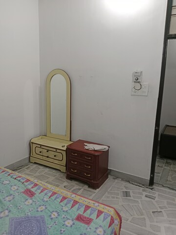 Furnished Amenities in 1.5 BHK Builder Floor at Sector 13 – for Rent