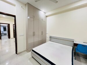 Room in 3.5 BHK Builder Floor at Sector 25 – for Rent