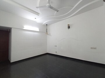 Room in 3 BHK Builder Floor at Greater Kailash I – for Rent