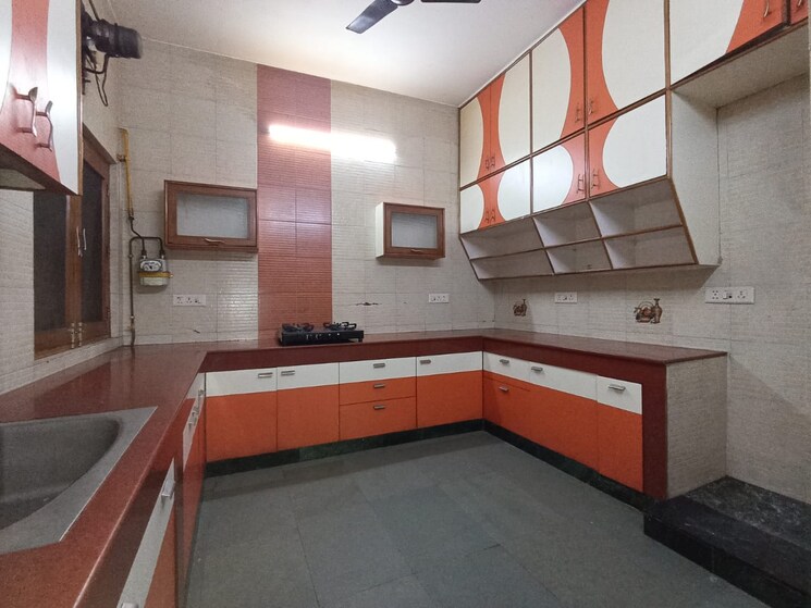 Kitchen, greater kailash i 3 Bedroom 300 Sq.Yd. Builder Floor In Greater Kailash I Delhi 9570481