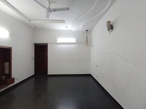 Room in 3 BHK Builder Floor at Greater Kailash I – for Rent