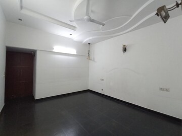 Room in 3 BHK Builder Floor at Greater Kailash I – for Rent