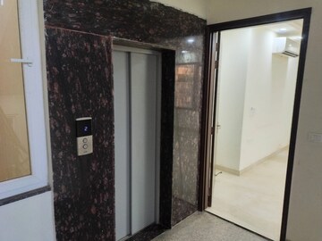 Building Lobby in 2 BHK Builder Floor at Hauz Khas – for Rent