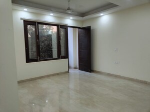 Room in 2 BHK Builder Floor at Hauz Khas – for Rent