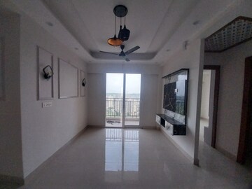 Room in 3 BHK Apartment at Signature Global Golf Greens, Sector 79 – for Rent