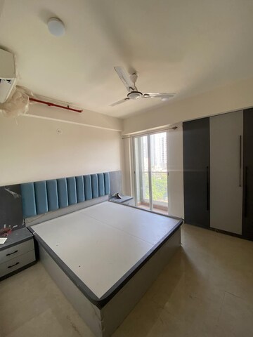 2 BHK Apartment For Rent in Indiabulls One Indiabulls, Pokhran Road No Two