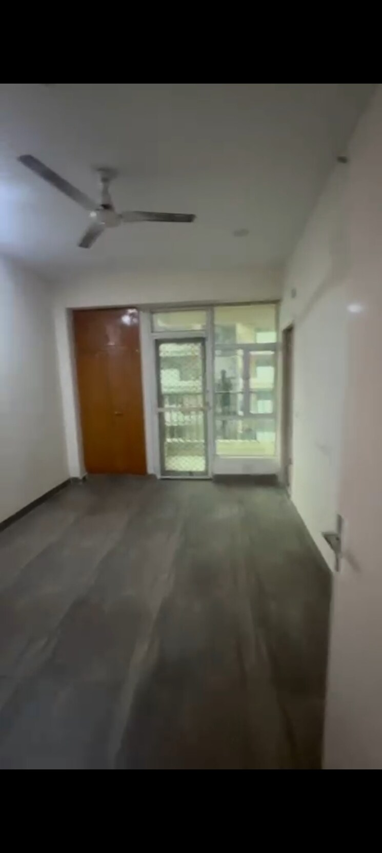 Room, gaur-city-2-12th-avenue 2.5 Bedroom 1055 Sq.Ft. Apartment In Sector 16c Greater Noida Greater Noida 9570541