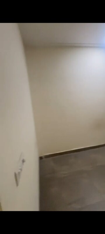 Room in 2.5 BHK Apartment at Gaur City 2 - 12th Avenue, Sector 16c Greater Noida – for Rent