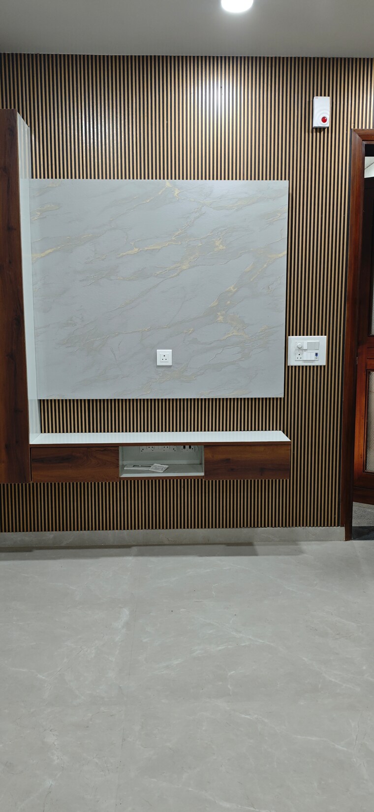 Room, bptp-district-3 3 Bedroom 180 Sq.Yd. Builder Floor In Sector 85 Faridabad 9570557