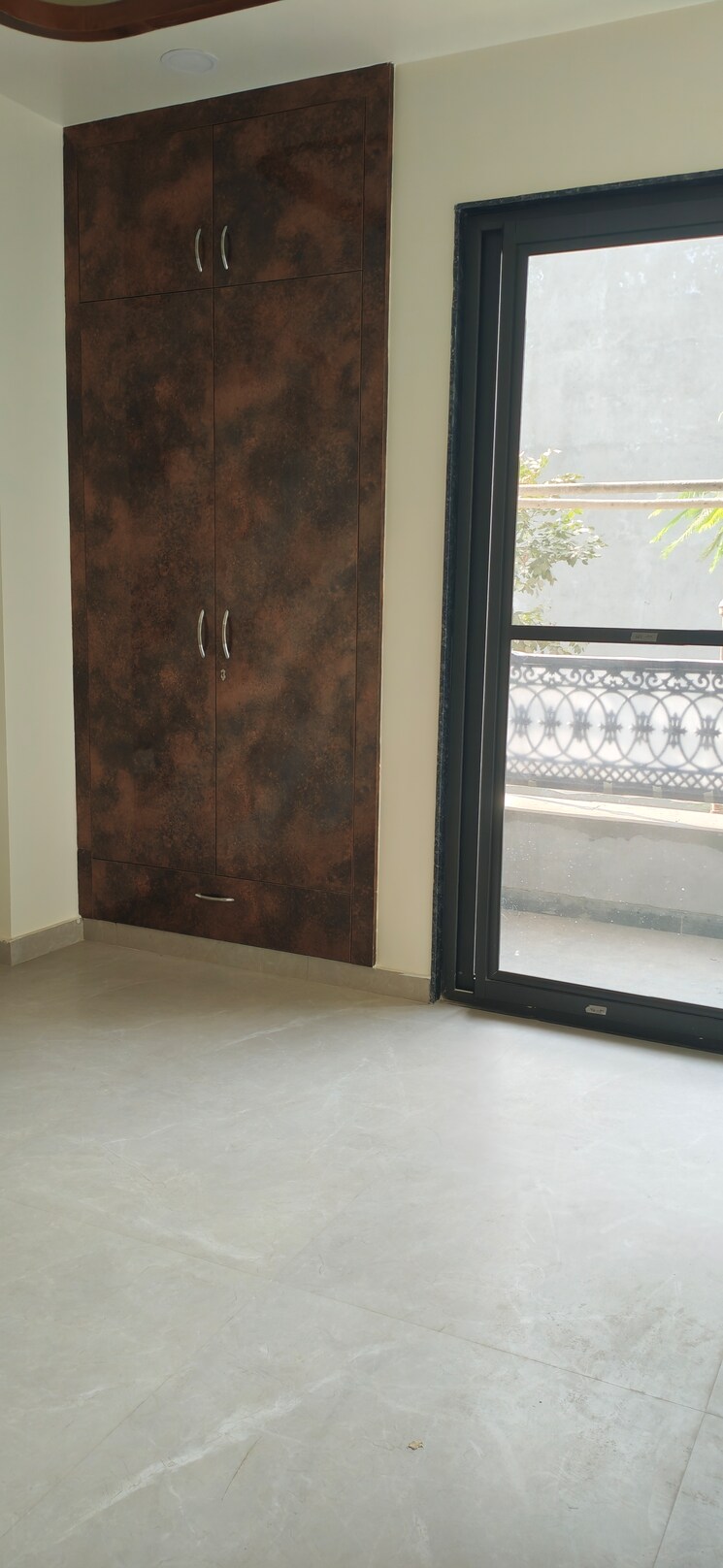 Room, bptp-district-3 3 Bedroom 180 Sq.Yd. Builder Floor In Sector 85 Faridabad 9570557