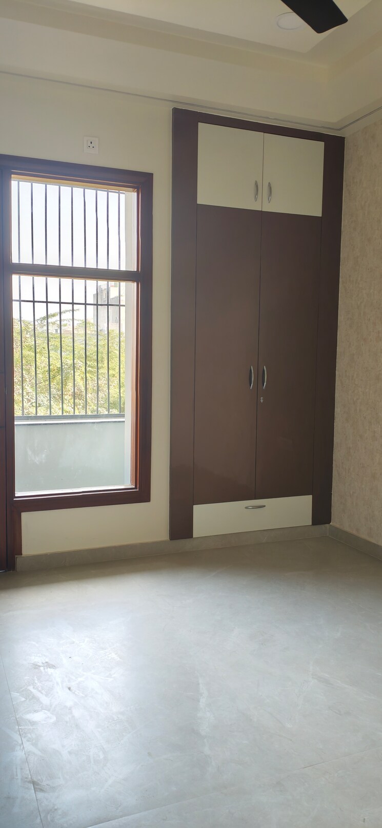 Room, bptp-district-3 3 Bedroom 180 Sq.Yd. Builder Floor In Sector 85 Faridabad 9570557