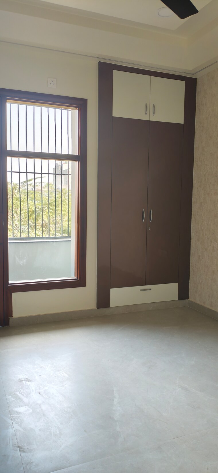 Room, bptp-district-3 3 Bedroom 180 Sq.Yd. Builder Floor In Sector 85 Faridabad 9570557